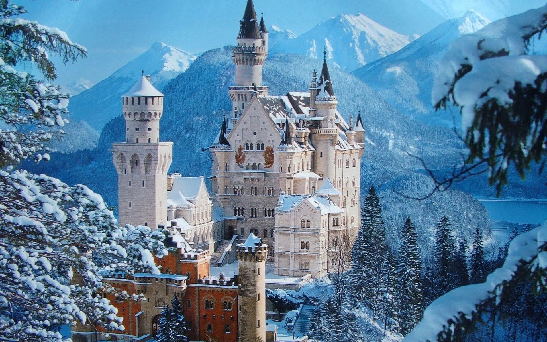 neuschwanstein-castle-in-winter